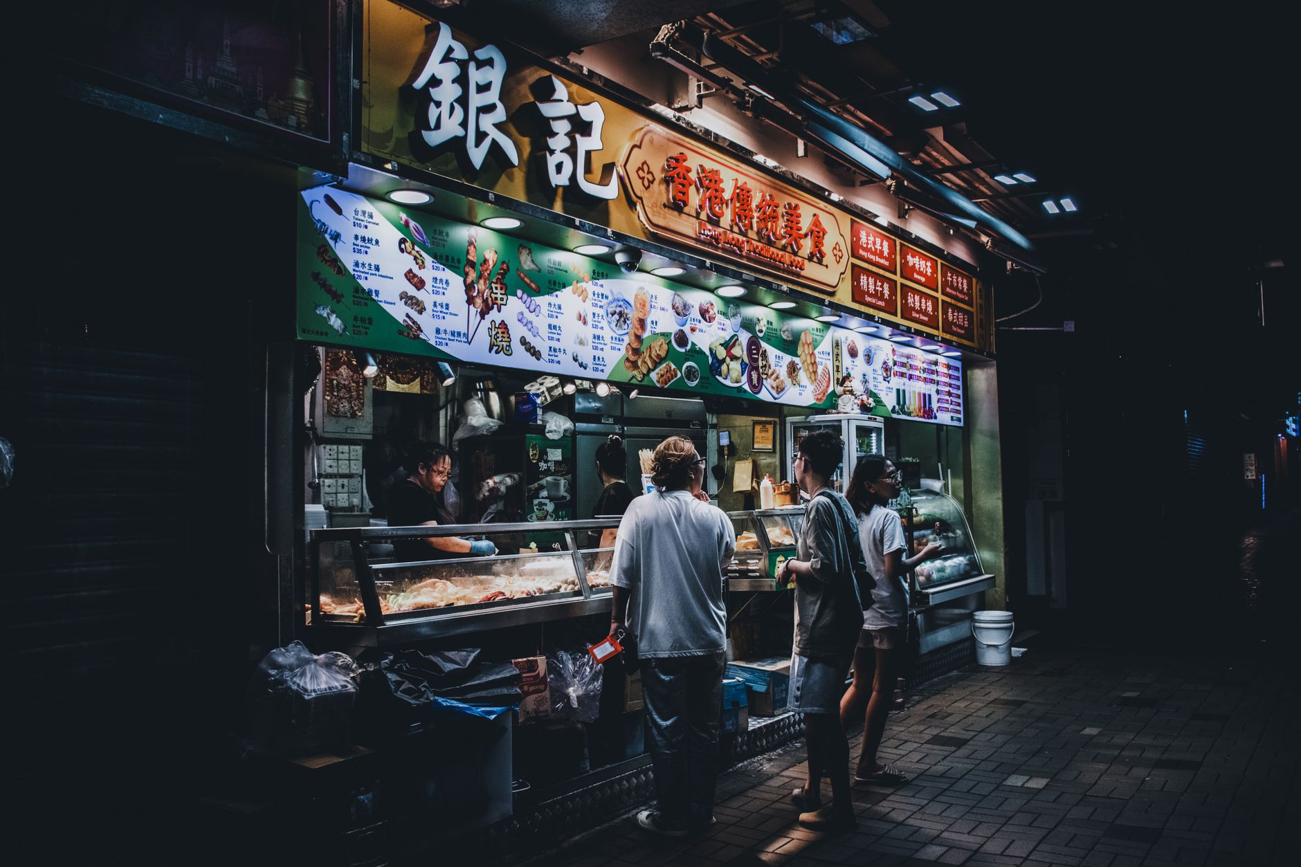 香港街頭小食檔熱鬧夜景