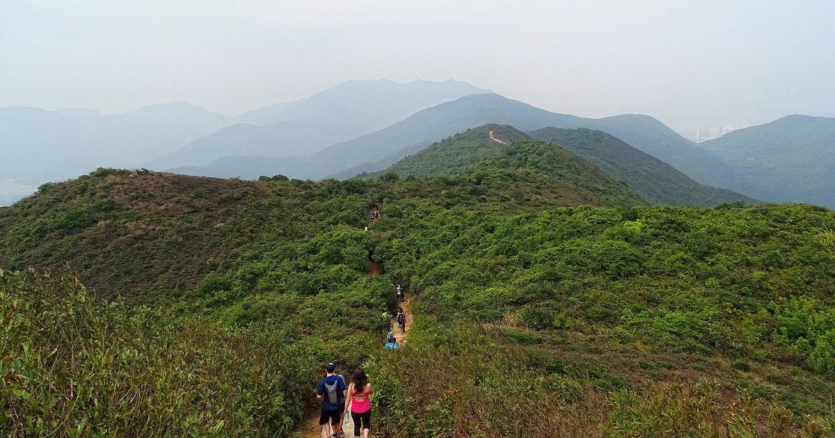 龍脊行山山脊景色,重陽節2026香港親子登高路線