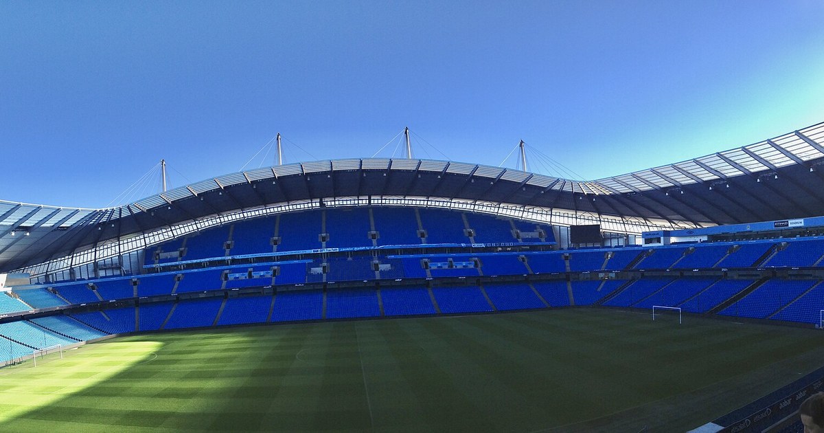 曼城主場伊蒂哈德球場(Etihad Stadium)草地與看台全景