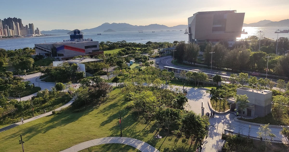 西九文化區藝術公園草坪黃昏景觀,香港秋季親子出遊好去處封面圖